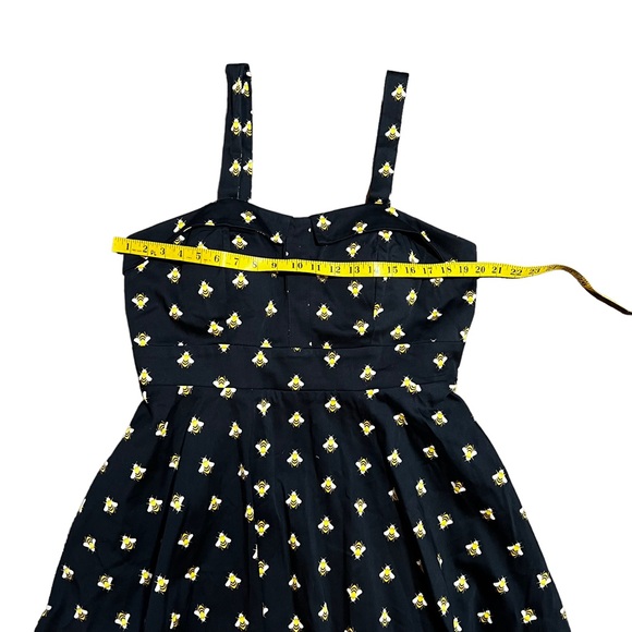 Eva Rose: Black and Gold Bee Dress - Picture 6 of 15